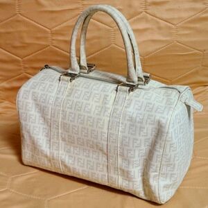 💯 Authentic  Fendi Handbag 🍀